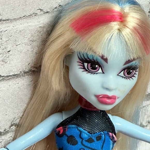 Monster High ABBEY BOMINABLE Doll Restyled - Picture 5 of 16